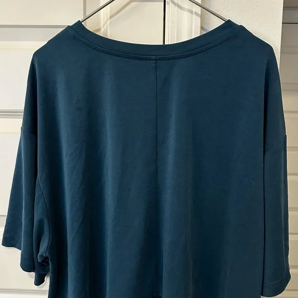 Fabletics Teal Short Sleeve Boxy Top - Picture 3 of 3